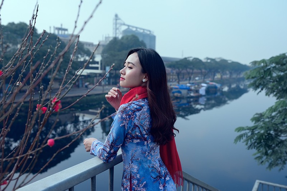 Trúc Mây năm nay 23 tuổi, là một diễn viên trẻ tốt nghiệp ĐH Sân khấu điện ảnh TP.HCM. Cô tham gia nhiều bộ phim online được giới trẻ yêu thích như: Từng có người yêu tôi như sinh mệnh, Cảm ơn cuộc đời, Xưởng hiệu ứng...; đồng thời cũng góp mặt trong một số MV, TVC.