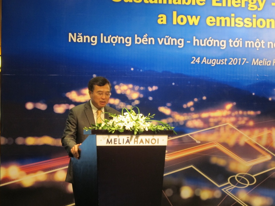 4 thách thức về năng lượng mà Việt Nam đang đối mặt - 1 Diễn giả phát biểu tại hội thảo