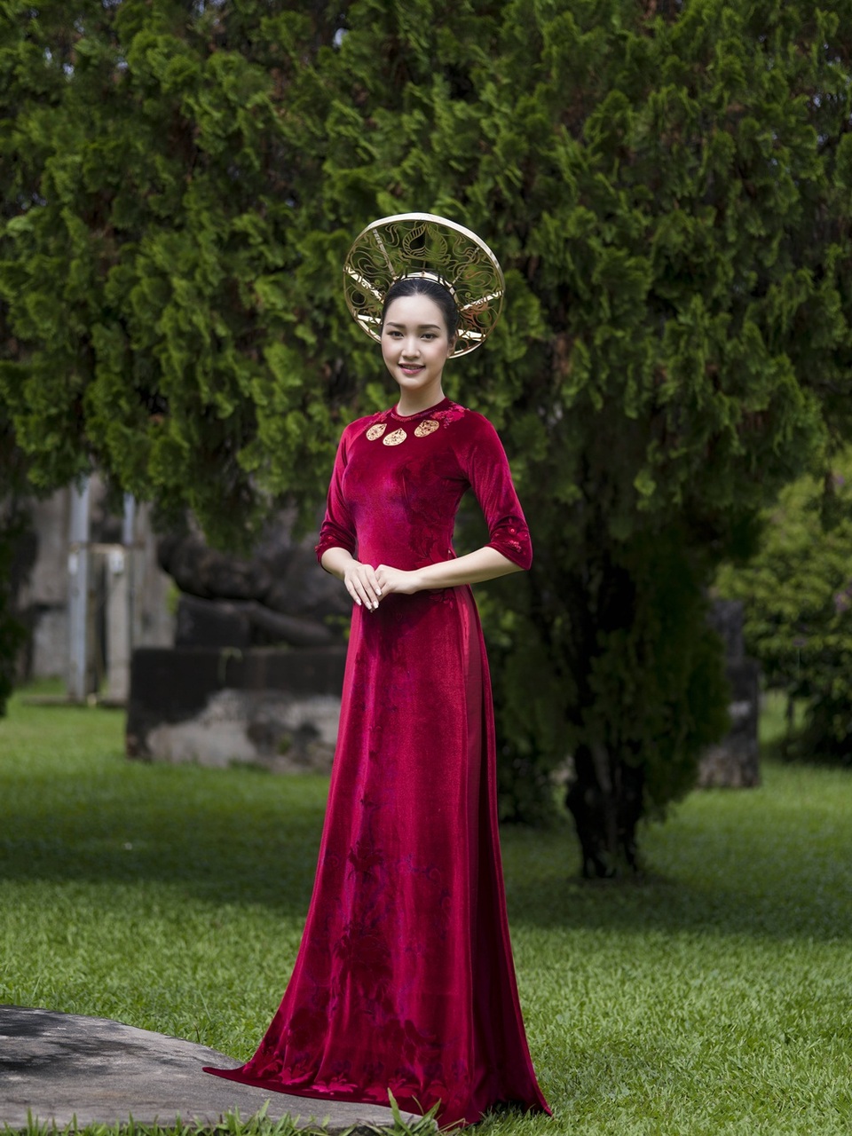 Áo dài là của người Việt Nam, một sự đẹp đẽ đầy chất dân tộc