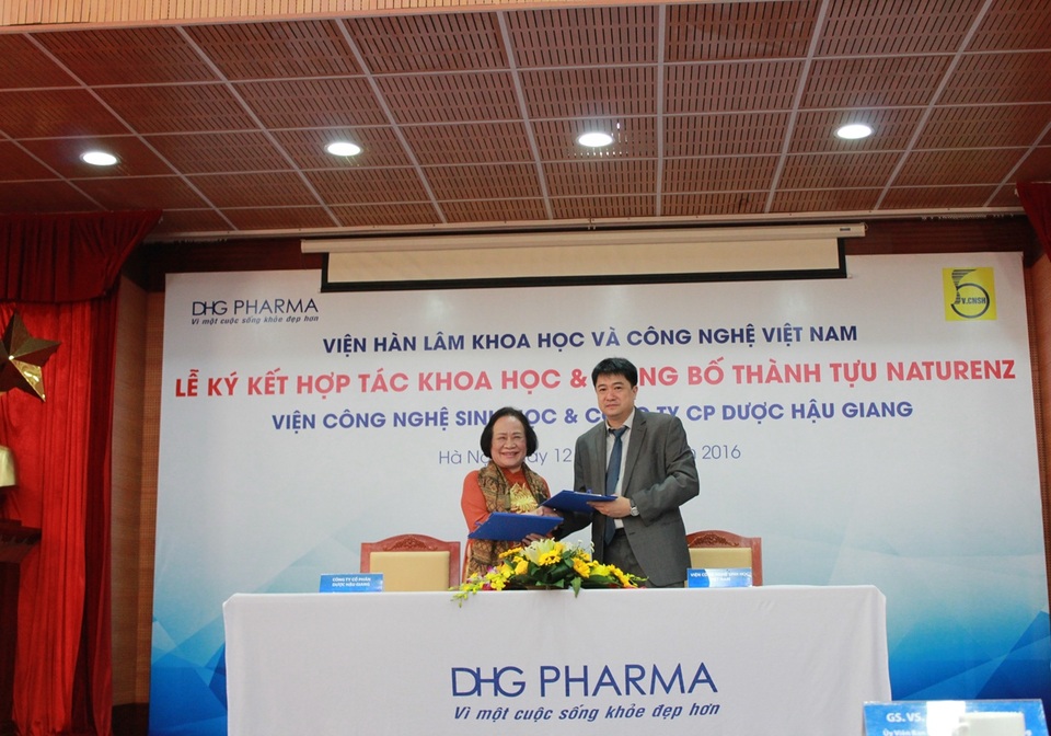 Bạn biết gì về “Giải độc gan bằng Sức mạnh số 6” - 1
Lễ ký kết hợp tác giữa Công ty CP Dược Hậu Giang và Viện Công nghệ sinh học