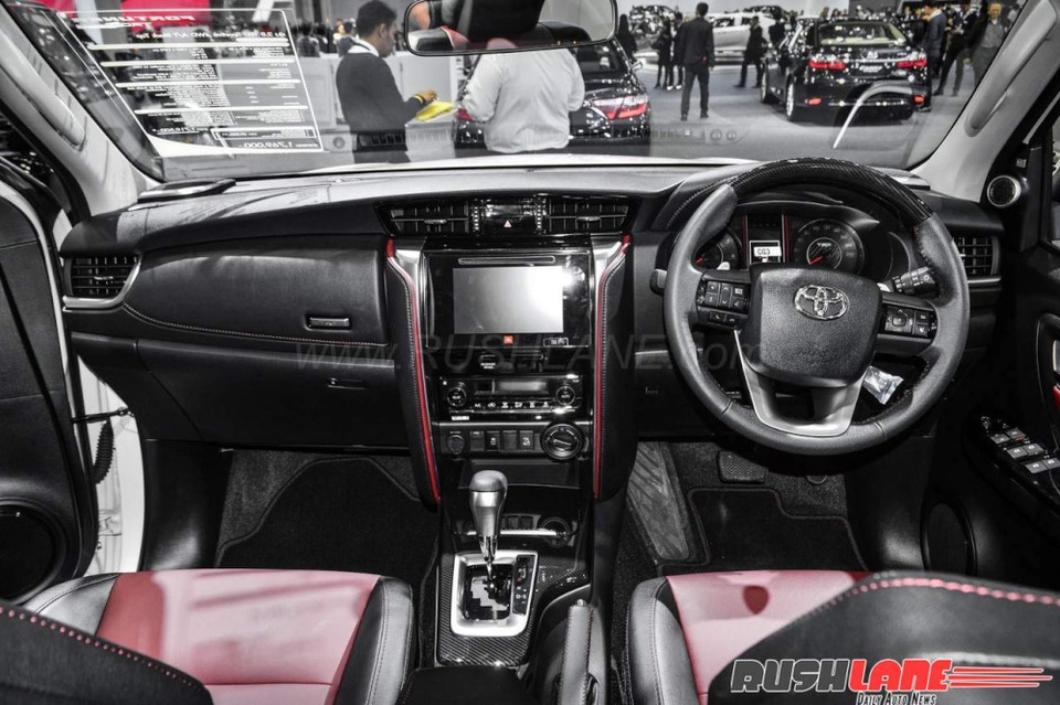 Toyota Fortuner 2017 TRD Sportivo ra mắt có gì mới? - 5 Toyota Fortuner 2017 TRD Sportivo ra mắt có gì mới? - 5
