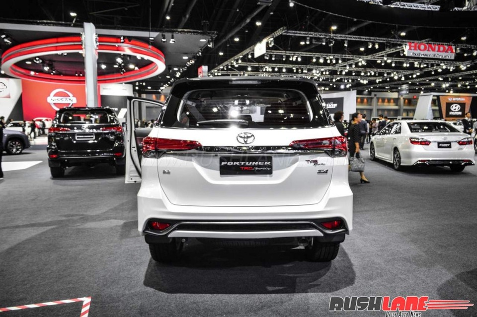 Toyota Fortuner 2017 TRD Sportivo ra mắt có gì mới? - 7 Toyota Fortuner 2017 TRD Sportivo ra mắt có gì mới? - 7