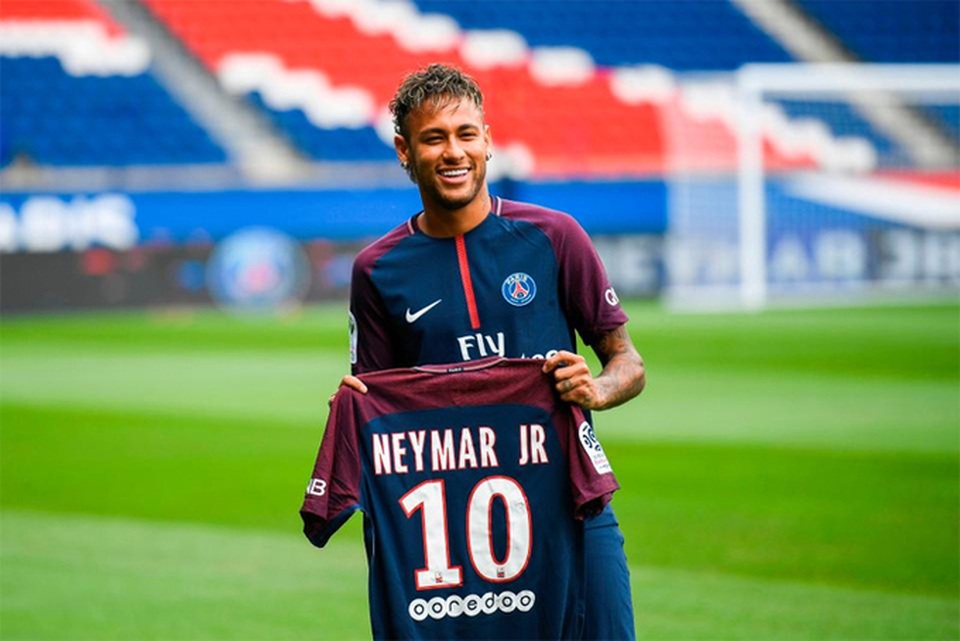 Barcelona thua toàn diện trước Real Madrid: “Khóc” trên… núi tiền - 1 Dù thu về núi tiền từ vụ bán Neymar nhưng Barcelona không thể tìm được người thay thế