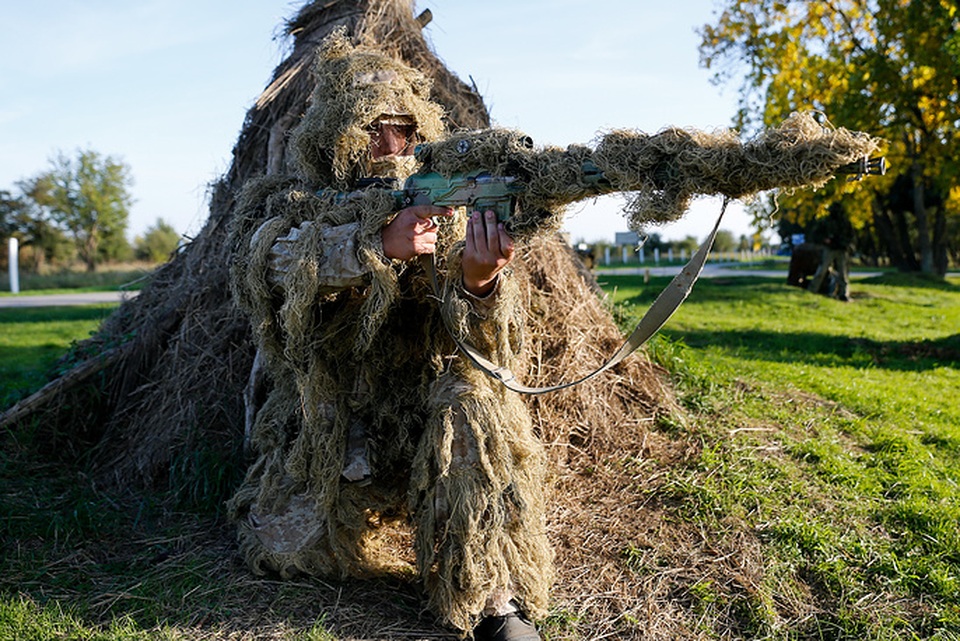 Khoảng 500 lính thủy quân lục chiến và 50 đơn vị vũ khí hạng nặng gồm xe tăng, xe bọc thép chở quân, pháo tự hành, pháo phản lực bắn loạt Grad và các trực thăng Mi-24 đã tham gia tập trận.