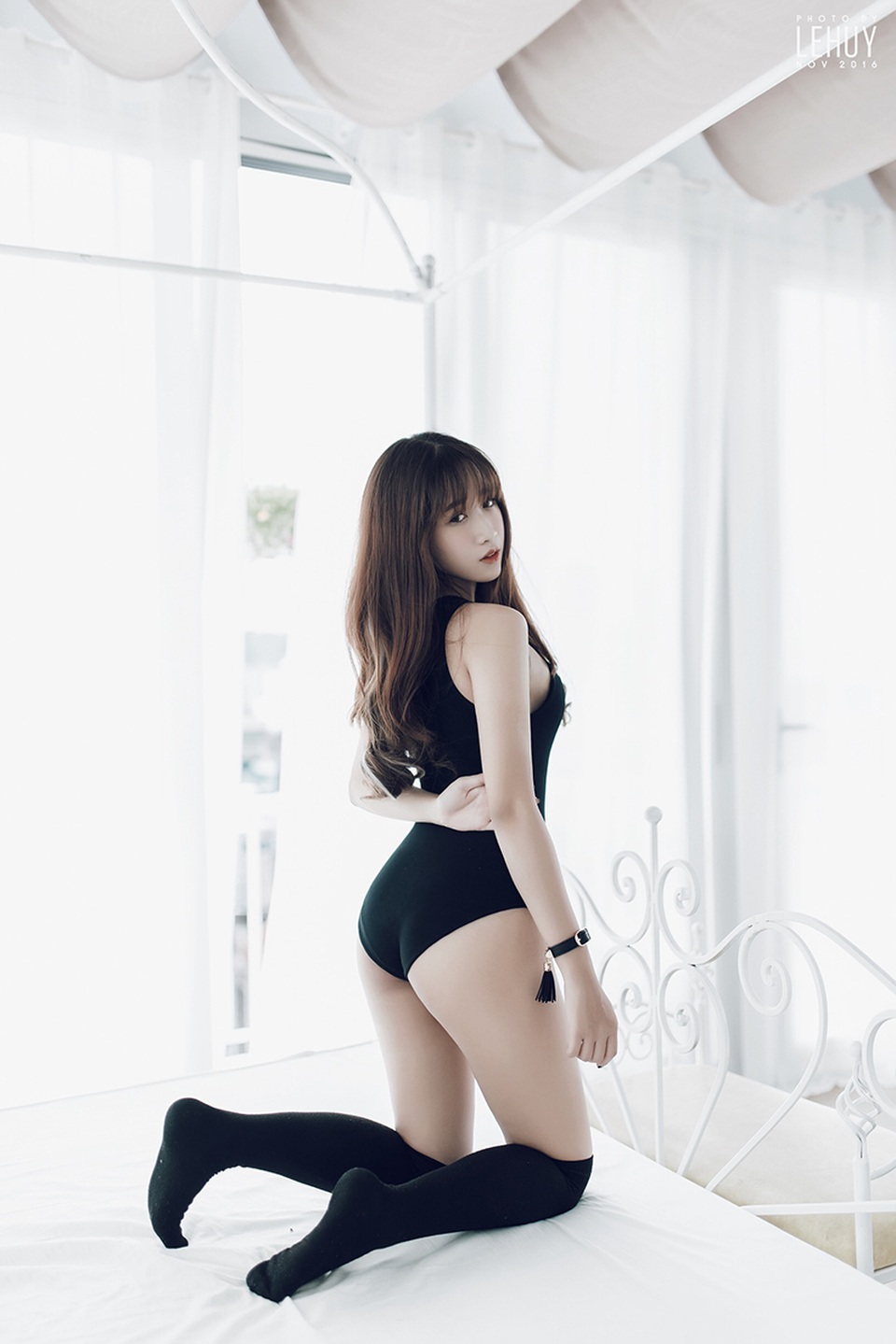 Ai bảo nhỏ bé thì không thể sexy, cô gái 9X này chứng minh điều ngược lại - 9 “Là một người phụ nữ hiện đại thì phải dám nghĩ dám làm, dám thể hiện bản thân, độc lập và có thể tự làm chủ cuộc sống của mình. Theo mình người phụ nữ như vậy mới là người quyến rũ nhất”, Nga nói.