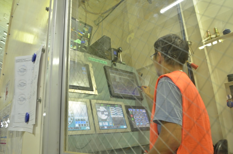 Ngắm đường hầm metro trong lòng đất đang dần thành hình - 8 Trung tâm điều khiển máy đào TBM