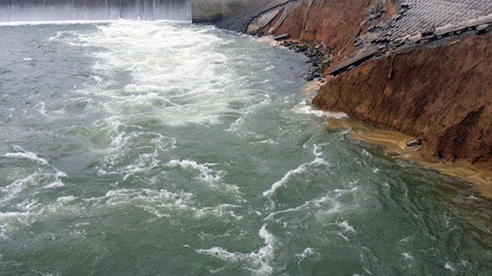 Sạt lở nghiêm trọng tại đại dự án thủy lợi Ngàn Trươi - Cẩm Trang - 4 Sạt lở nghiêm trọng tại đại dự án thủy lợi Ngàn Trươi - Cẩm Trang - 4