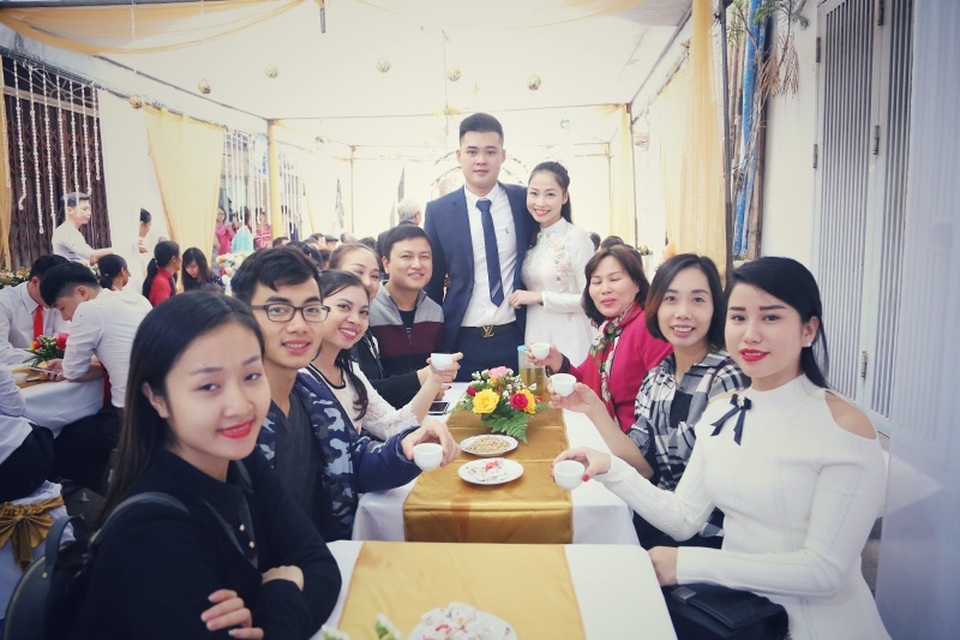 “Búp bê thể dục” Ngân Thương bật mí về người bạn đời của mình - 8
Những người bạn, người thầy trong đội tuyển TDDC đến chung vui cùng vợ chồng Ngân Thương