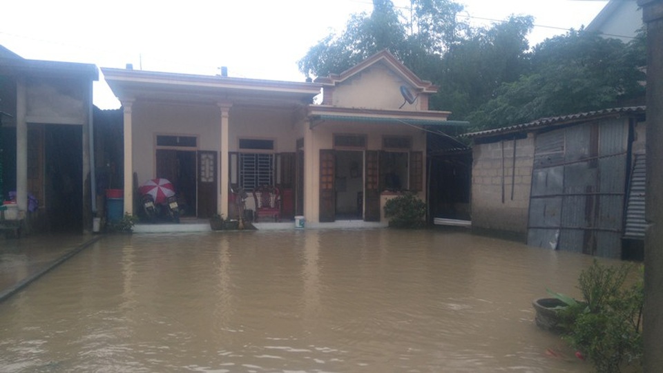 Nhiều hộ dân tại xã Hải Tân, huyện Hải Lăng bị cô lập