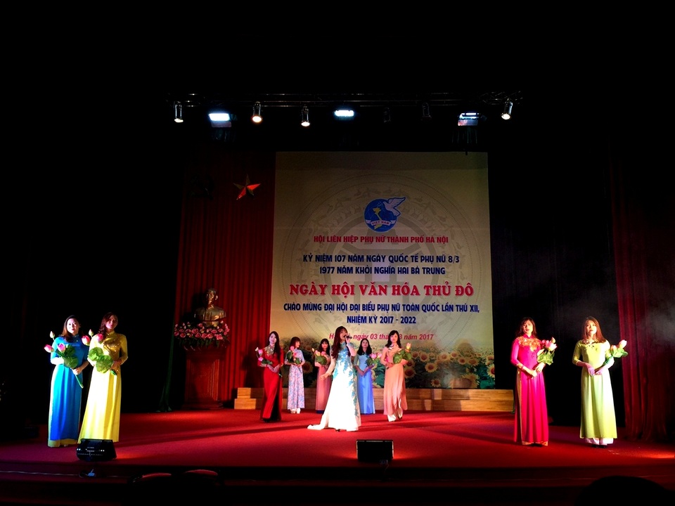 Ngày hội Văn hoá phụ nữ Thủ đô 2017 tôn vinh áo dài truyền thống - 9 Ngày hội Văn hoá phụ nữ Thủ đô 2017 tôn vinh áo dài truyền thống - 9