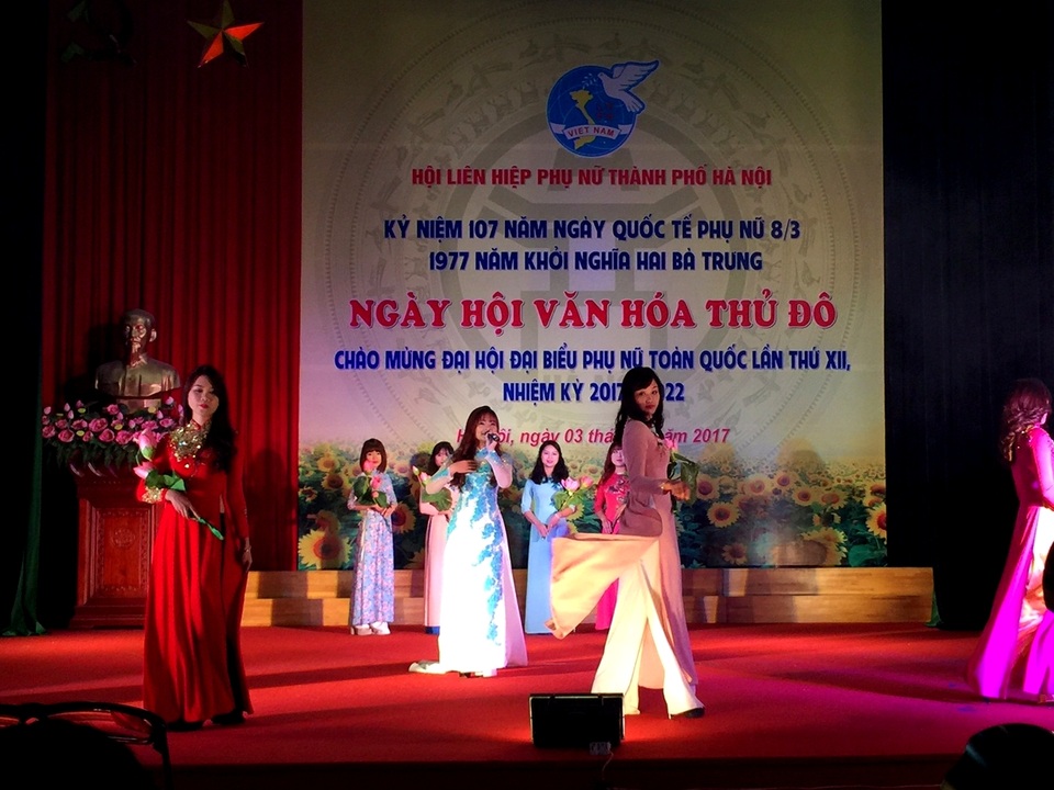 Ngày hội Văn hoá phụ nữ Thủ đô 2017 tôn vinh áo dài truyền thống - 8 Ngày hội Văn hoá phụ nữ Thủ đô 2017 tôn vinh áo dài truyền thống - 8