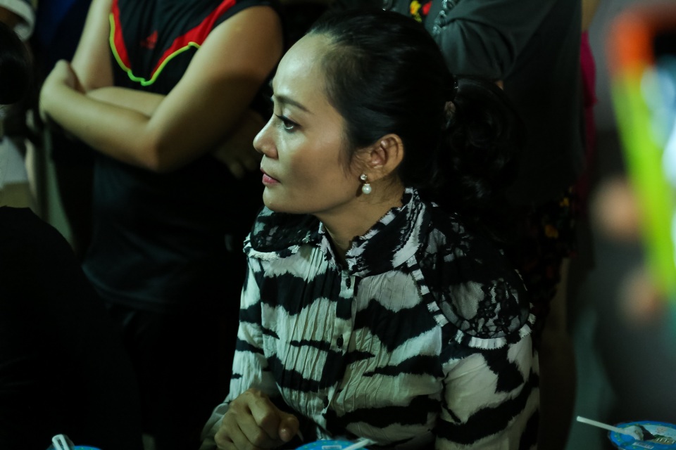 Nghệ sĩ ưu tú Hạnh Thúy cũng đến để chia buồn cùng gia đình, chị cho biết chị rất bất ngờ khi biết người đồng nghiệp mà mình rất kính trọng đã ra đi.