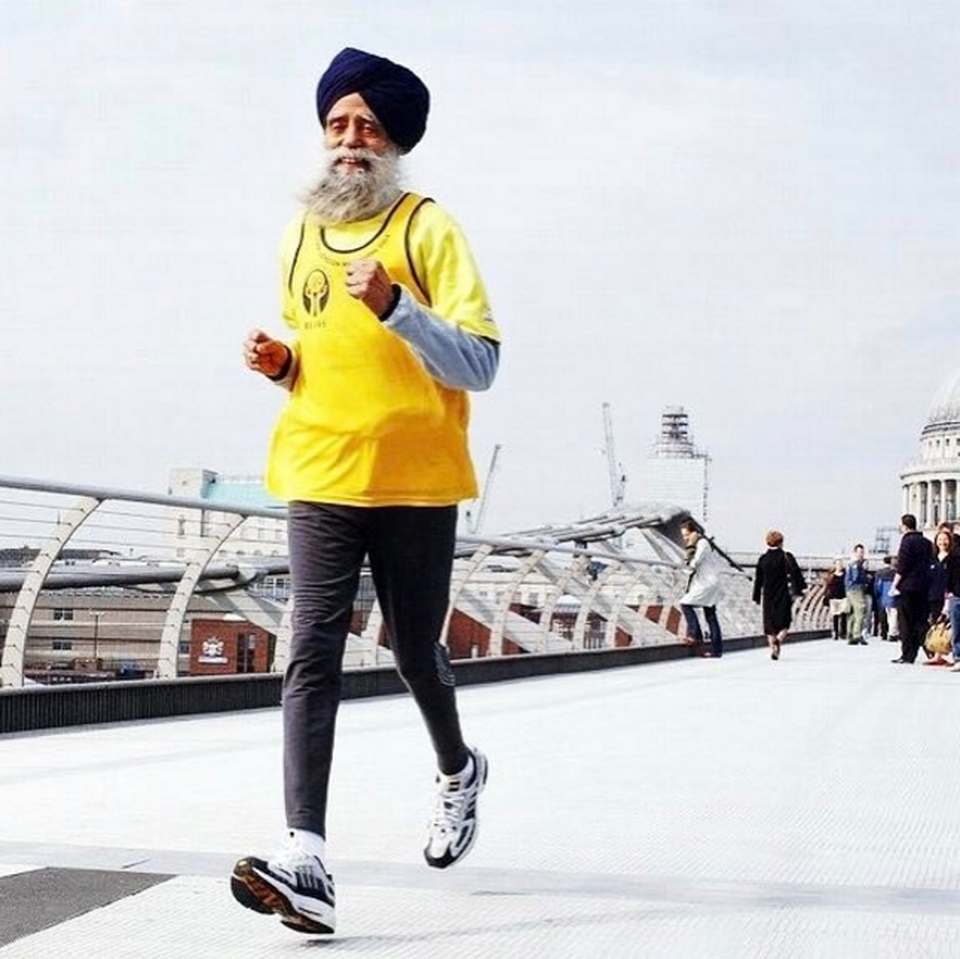 Những minh chứng sống động cho nghị lực phi thường của con người - 7 Cụ Fauja Singh 100 tuổi đã lập kỷ lục Guiness, khi là người già nhất hoàn thành chặng marathon hoàn chỉnh (dài 42,195 km) với thời gian 8 giờ, 25 phút, 18 giây.