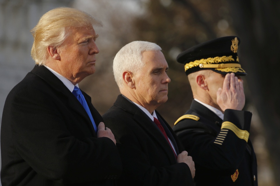 Tổng thống đắc cử Trump mở màn chuỗi sự kiện nhậm chức - 5 Lễ đặt vòng hoa tại Nghĩa trang Quốc gia Arlington là sự kiện mở đầu cho các nghi thức nhậm chức của Tổng thống đắc cử Trump.