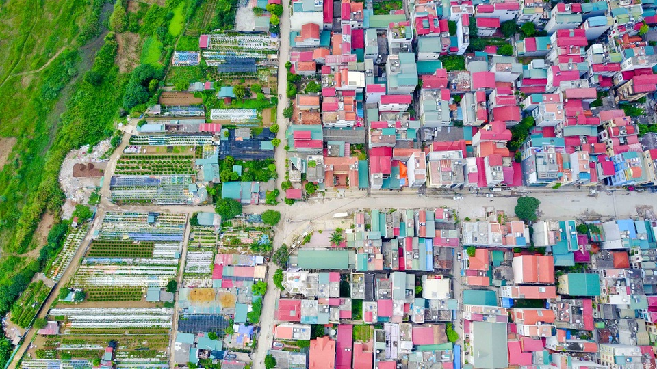 Chi hàng trăm tỷ mở rộng một ngõ cụt tại Hà Nội - 7
Tuy nhiên, đây chỉ là ngõ cụt để đi ra bãi sông Hồng