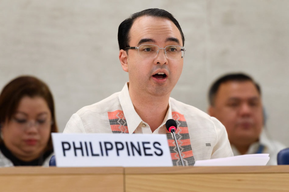 Tổng thống Philippines bổ nhiệm ngoại trưởng mới - 1 Thượng nghị sĩ Alan Peter Cayetano (Ảnh: AFP)