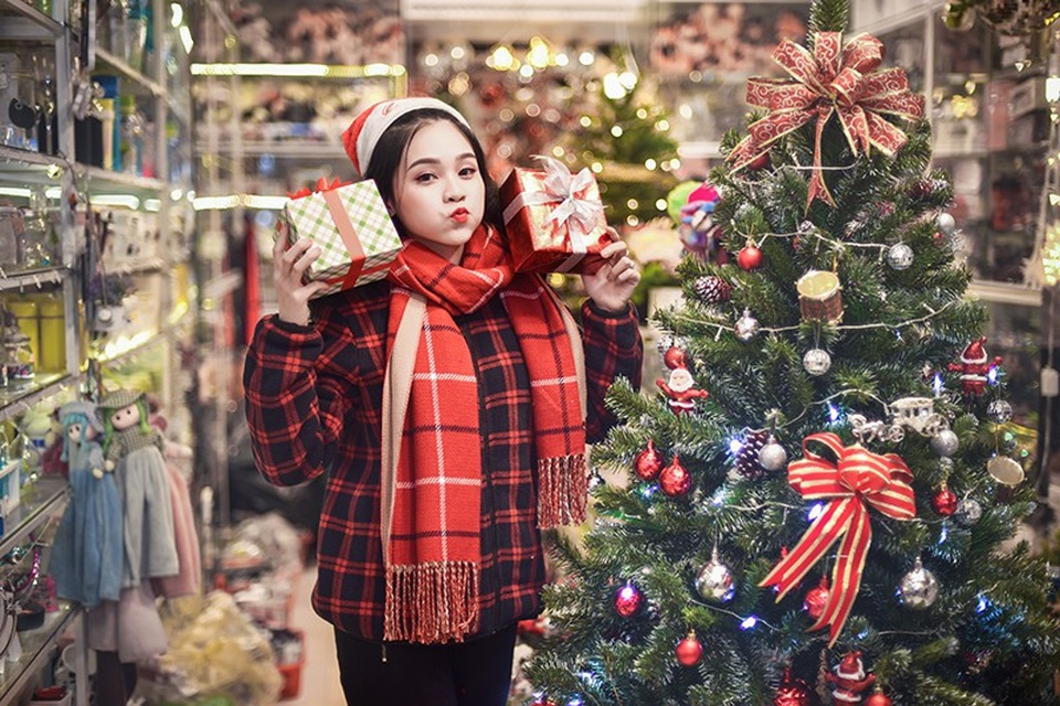 Mùa Giáng sinh lãng mạn của nữ sinh trường Nguyễn Bỉnh Khiêm - 12 Mùa Giáng sinh lãng mạn của nữ sinh trường Nguyễn Bỉnh Khiêm - 12