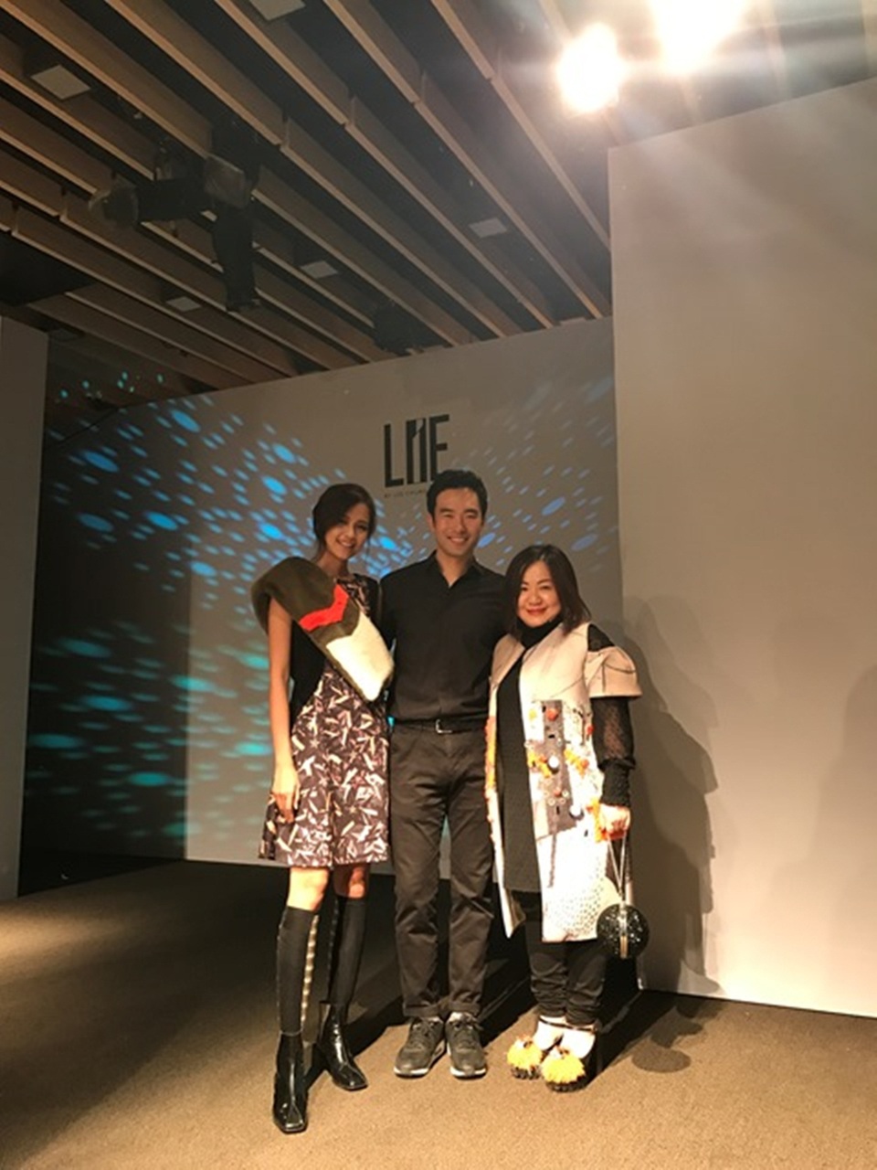 Quán quân Vietnam’s Next Top Model 2016 "tấn công" Seoul Fashion Week - 2 Ngọc Châu cùng NTK Chung Chung Lee và bà Quỳnh Trang - Giám đốc BeU models.