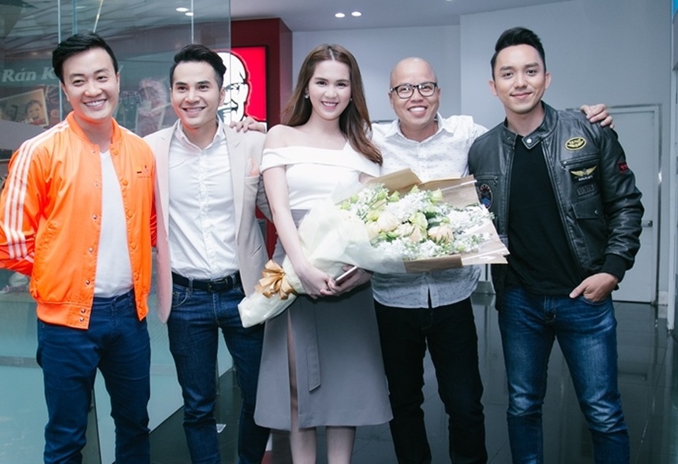 Ngọc Trinh xuất hiện rạng rỡ sau scandal tình cảm - 8 Ngọc Trinh xuất hiện rạng rỡ sau scandal tình cảm - 8