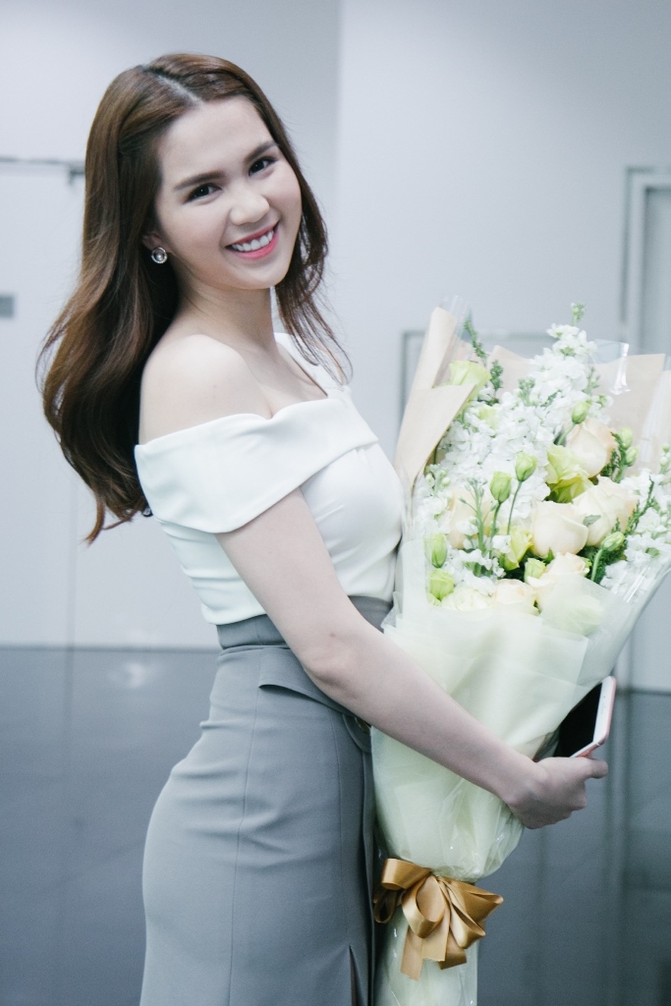 Ngọc Trinh xuất hiện rạng rỡ sau scandal tình cảm - 3 Khác với suy đoán của nhiều người, Ngọc Trinh vui vẻ và rạng rỡ hơn trước.