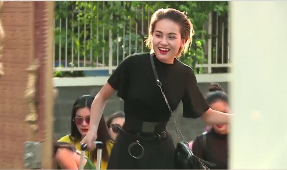 Thí sinh ngỡ ngàng, vui sướng trước vẻ đẹp của ngôi nhà chung.