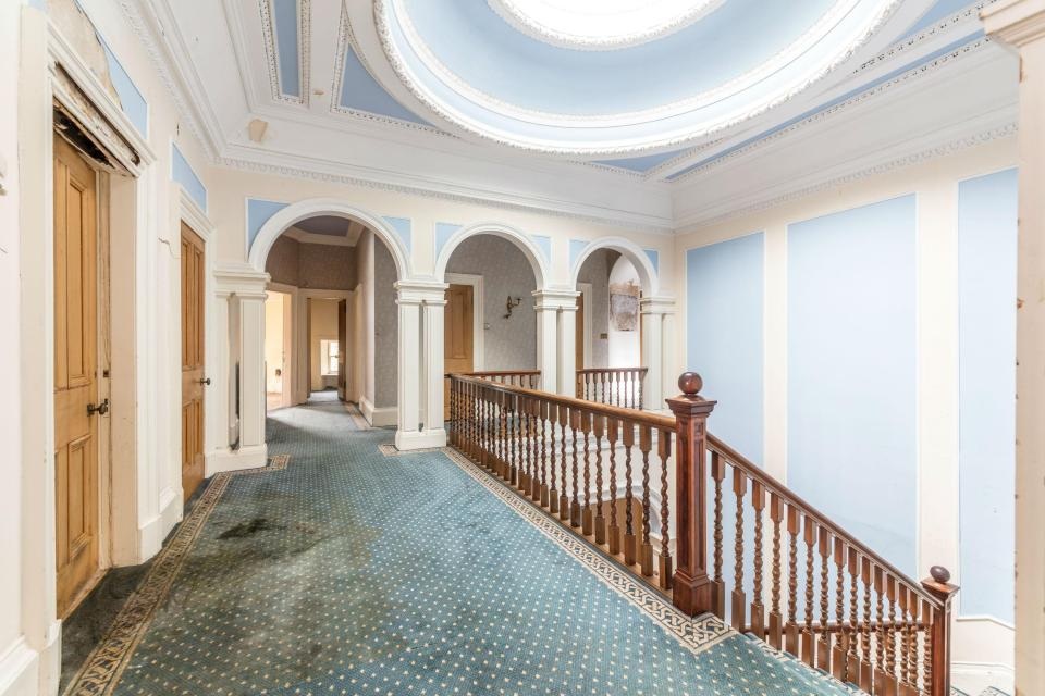 Lâu đài “bí ẩn” nhất nước Anh được rao bán với giá sốc - 3
Madeleine Smith, người phụ nữ đã từng sinh sống trong ngôi nhà này vào giữa những năm 1800, được cho là đã đầu độc người tình của cô trong một căn phòng