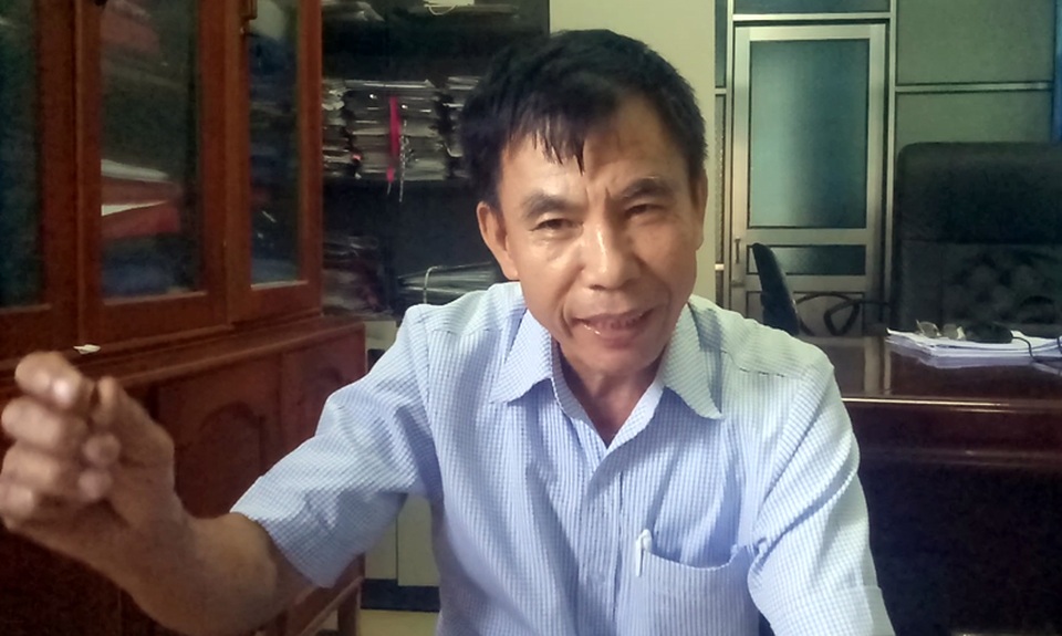 Rừng bị tàn phá sau bão có nguy cơ thành củi vì... chờ thủ tục - 5 Ông Nguyễn Quang Châu - Phó ban quản lí KBTTN Kẻ Gỗ nêu kiến nghị, bỏ bớt thủ tục, cho dân tận thu ngay để vớt vát phần nào thiệt hại.