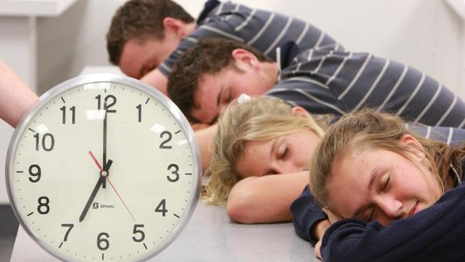 Vì sao học sinh trung học nên bắt đầu học vào 8h30 sáng? - 2 Vì sao học sinh trung học nên bắt đầu học vào 8h30 sáng? - 2