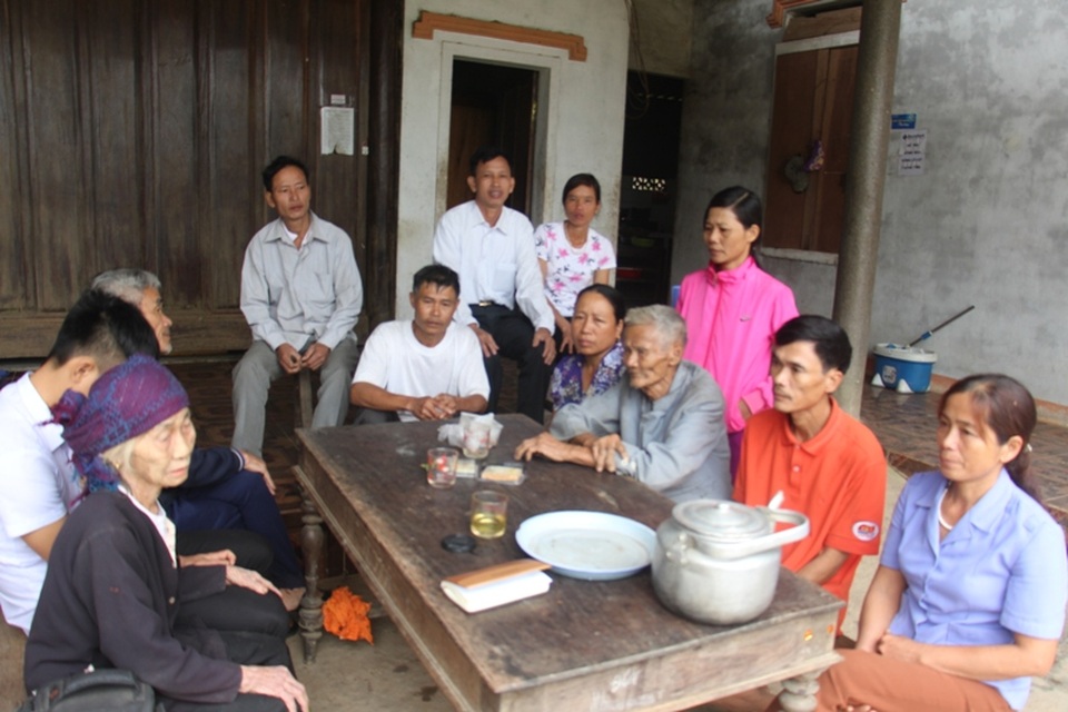 Vụ em học sinh bị kết tội "Cướp tài sản" kêu oan: Tiếp tục hoãn toà! - 2 Người thân, bà con hàng xóm đang mong đợi một kết quả tốt đẹp sẽ đến với Khánh