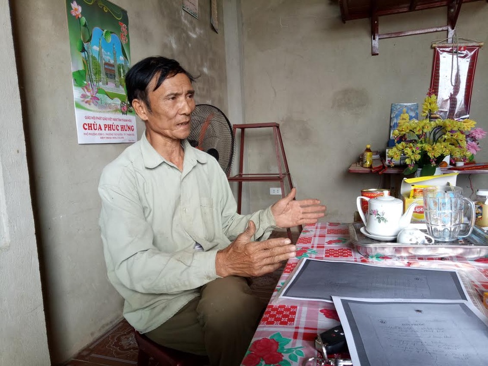 Cấp thiếu gạo cứu đói cho hộ nghèo - 1 Ông Nguyễn Hữu Vinh bất bình vì gạo cứu đói bị cấp hụt