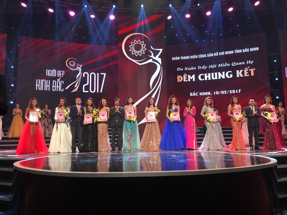 Nguyễn Thị Hồng Ngọc đăng quang Người đẹp Kinh Bắc 2017 - 3 Top 10 thí sinh.