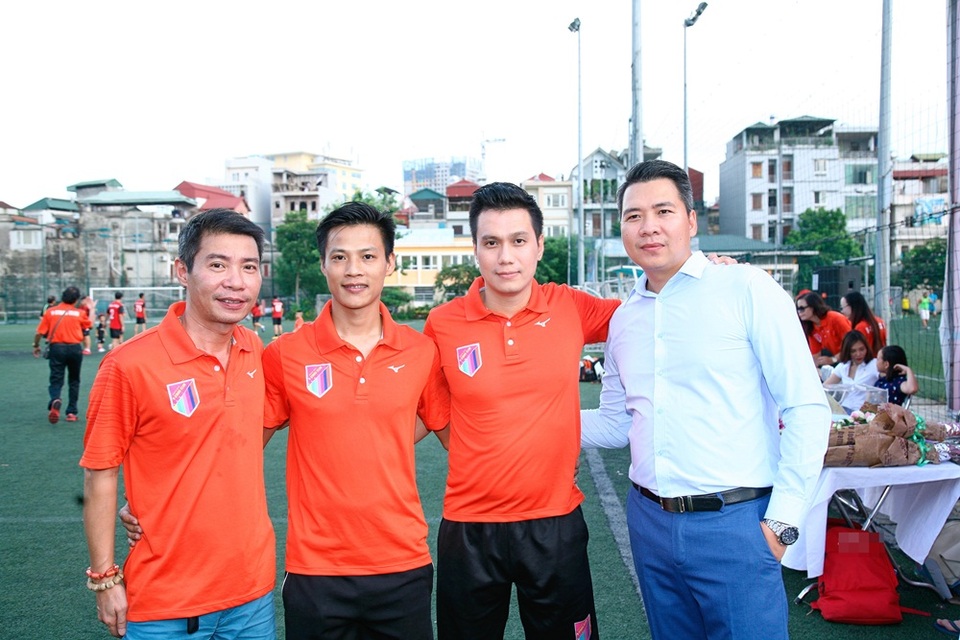 Dàn sao “Người phán xử” ra sân chung tay ủng hộ đồng bào lũ lụt - 7 Các nghệ sĩ cùng chung tay thực hiện hoạt động cộng đồng ý nghĩa.