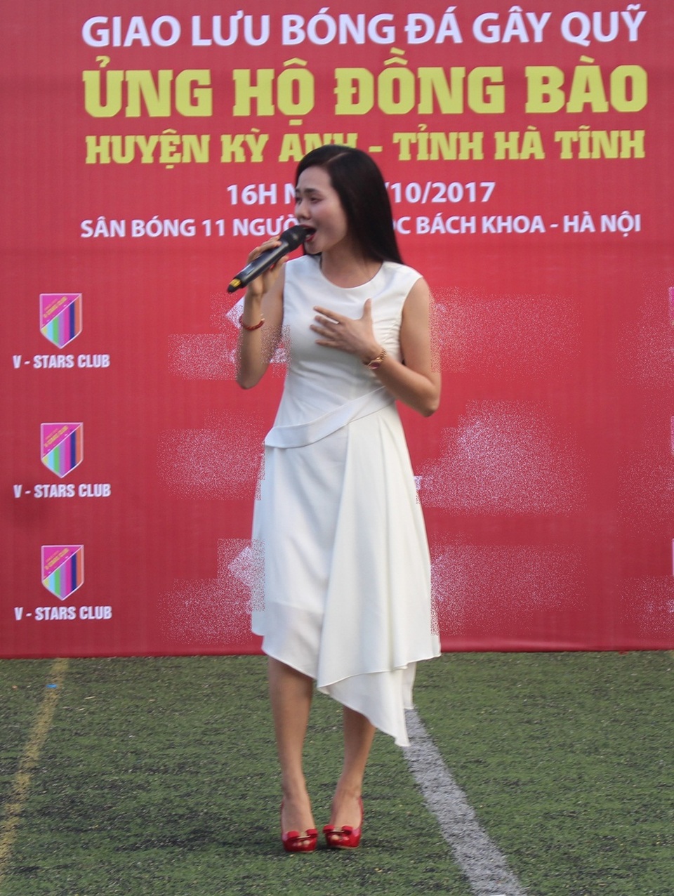 Giải Nhất Sao Mai 2011- ca sĩ Lương Nguyệt Anh cũng có mặt.