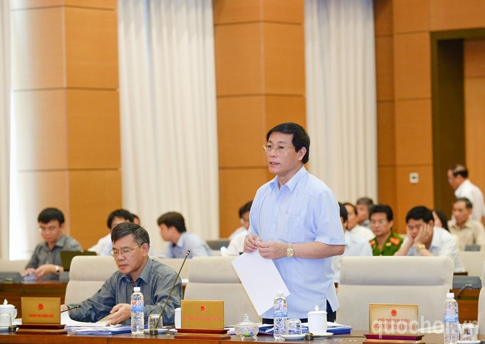 “Bắt người thì hoành tráng, khi xin lỗi lại chưa đầy 2 phút” - 2 Phó Viện trưởng VKSND Nguyễn Hải Phong: “Lúc bắt người thì hoành tráng nhưng khi xin lỗi công khai người bị làm oan lại chưa đầy 2 phút”.