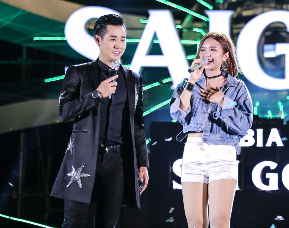 Nguyên Khang khiến Bảo Anh xúc động rơi nước mắt - 5 Các ca sĩ trẻ biểu diễn trong chương trình.