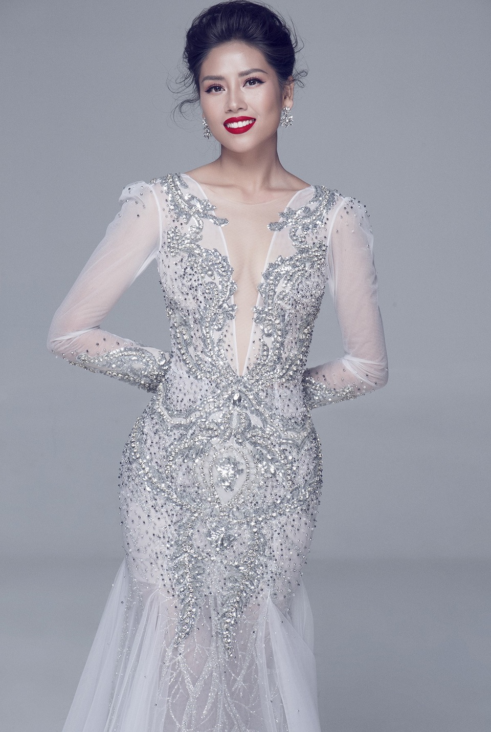 Do thời điểm diễn ra chung kết may mắn diễn ra trùng vào buổi tối ở bên Mỹ, Á hậu Nguyễn Thị Loan quyết định sẽ theo dõi cổ vũ Thuỳ Dung thông qua livestream của chương trình.