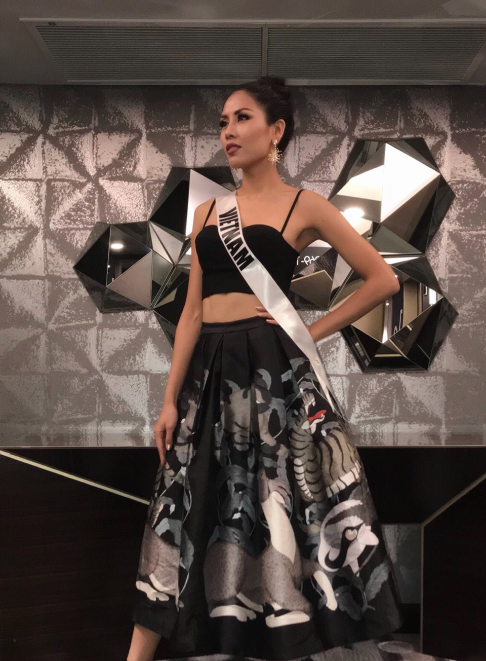 Nguyễn Thị Loan lọt top 5 thí sinh được chọn chụp ảnh quảng cáo Miss Universe - 12