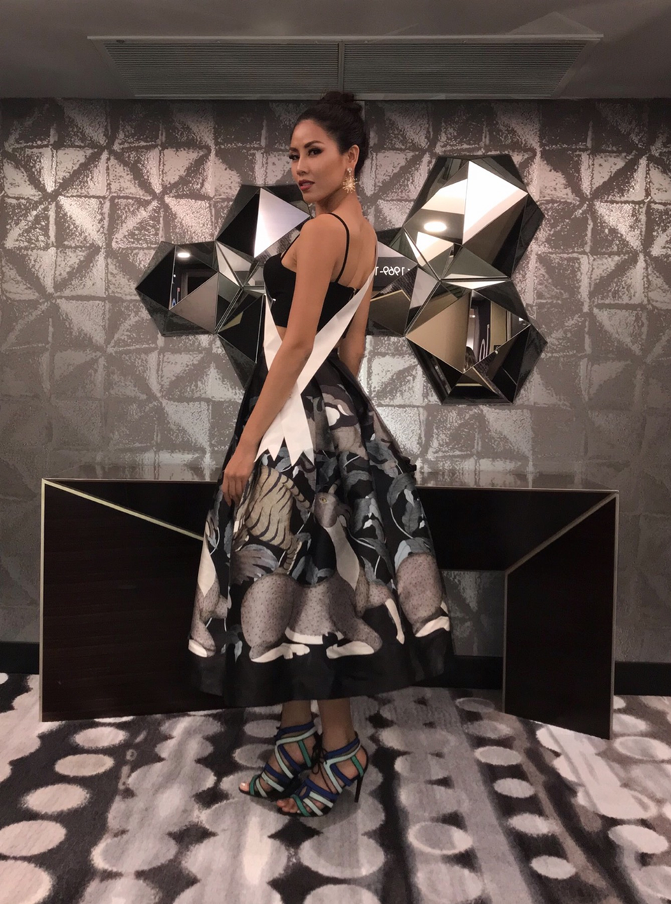 Nguyễn Thị Loan lọt top 5 thí sinh được chọn chụp ảnh quảng cáo Miss Universe - 11