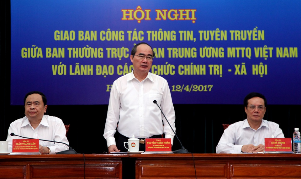 “Nhờ dân ghi hình, dư luận mới biết vụ bác sĩ gốc Việt bị lôi khỏi máy bay” - 1 Chủ tịch Nguyễn Thiện Nhân chủ trì cuộc họp