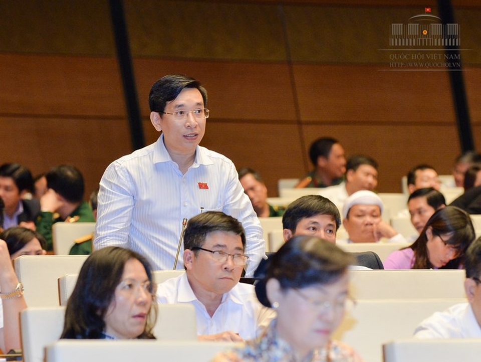 Cho thôi nhiệm vụ đại biểu Quốc hội chuyên trách với ông Nguyễn Văn Cảnh - 1 Đại biểu Quốc hội Nguyễn Văn Cảnh tại một phiên thảo luận toàn thể của Quốc hội (ảnh: Quochoi.vn).