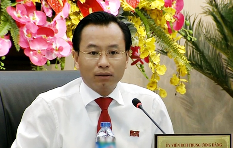 Bí thư Đà Nẵng: “Đi máy bay nhìn xuống phía tây thành phố đã nát hết” - 1 Ông Nguyễn Xuân Anh - Bí thư Thành ủy, Chủ tịch Hội đồng nhân dân TP. Đà Nẵng
