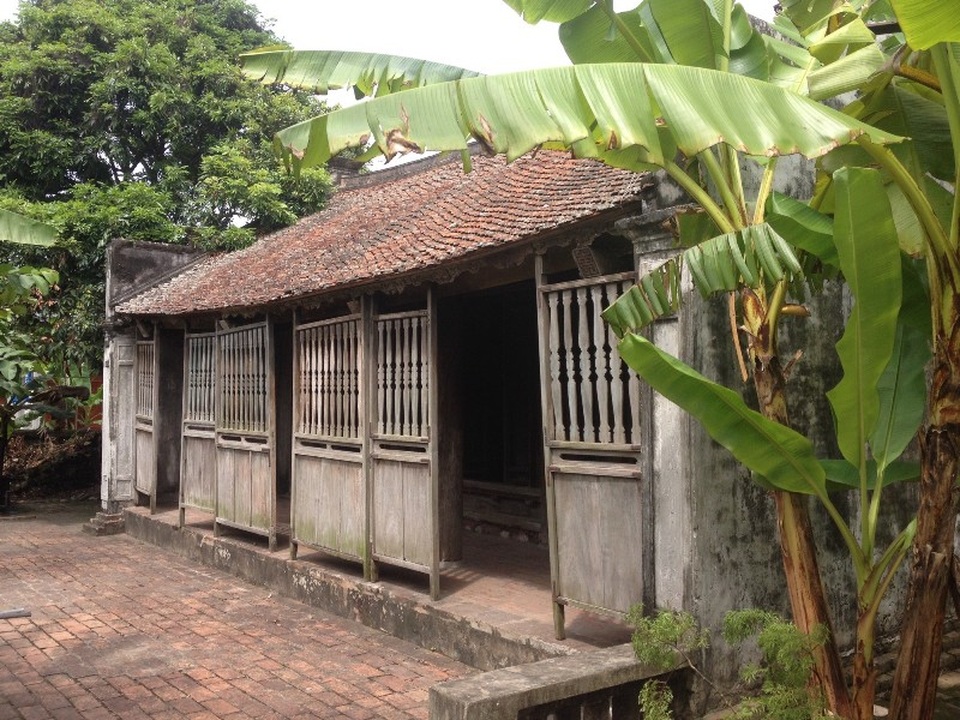 Nguyên mẫu “ngôi nhà Bá Kiến” nổi tiếng trong tác phẩm “Chí Phèo” - 2 Hơn 1 thế kỷ trôi qua, ngôi nhà của cụ Bá Bính dù đã ố màu thời gian, nhưng ngôi nhà vẫn giữ được những nét cổ kính của giai đoạn 1940 – 1945.