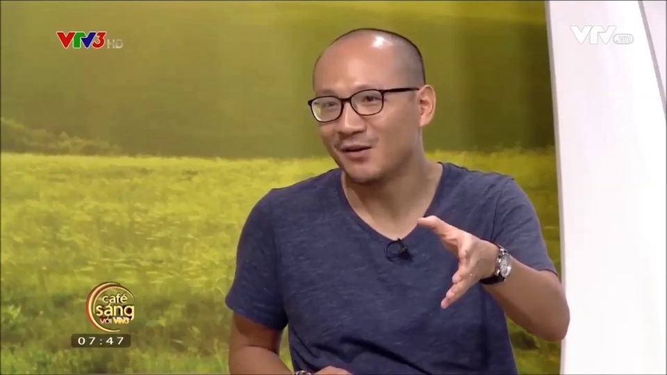 Đã tìm được hai ứng viên thay thế MC Lại Văn Sâm dẫn “Ai là triệu phú” - 1 Nhà báo Phan Đăng từng nhiều lần làm khách mời của Cà phê sáng trên VTV3.