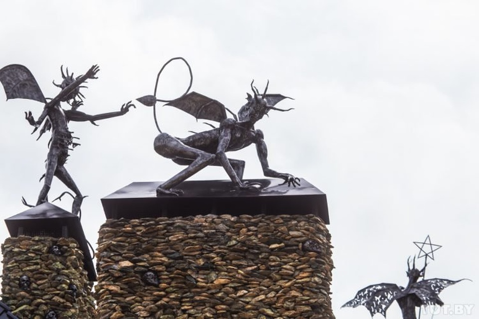 Rợn tóc gáy đi qua ngôi nhà ma đáng sợ nhất Belarus - 5 Rợn tóc gáy đi qua ngôi nhà ma đáng sợ nhất Belarus - 5