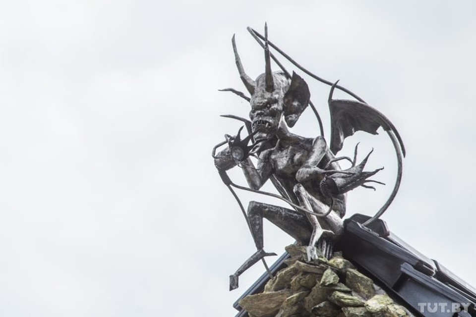 Rợn tóc gáy đi qua ngôi nhà ma đáng sợ nhất Belarus - 8 Rợn tóc gáy đi qua ngôi nhà ma đáng sợ nhất Belarus - 8