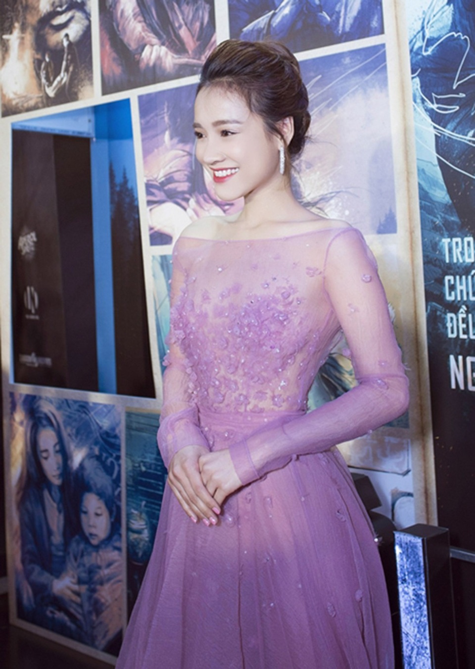 Khi được hỏi vì sao bạn trai Trường Giang không đến để ủng hộ cô ra mắt phim, diễn viên Nhã Phương từ chối trả lời.