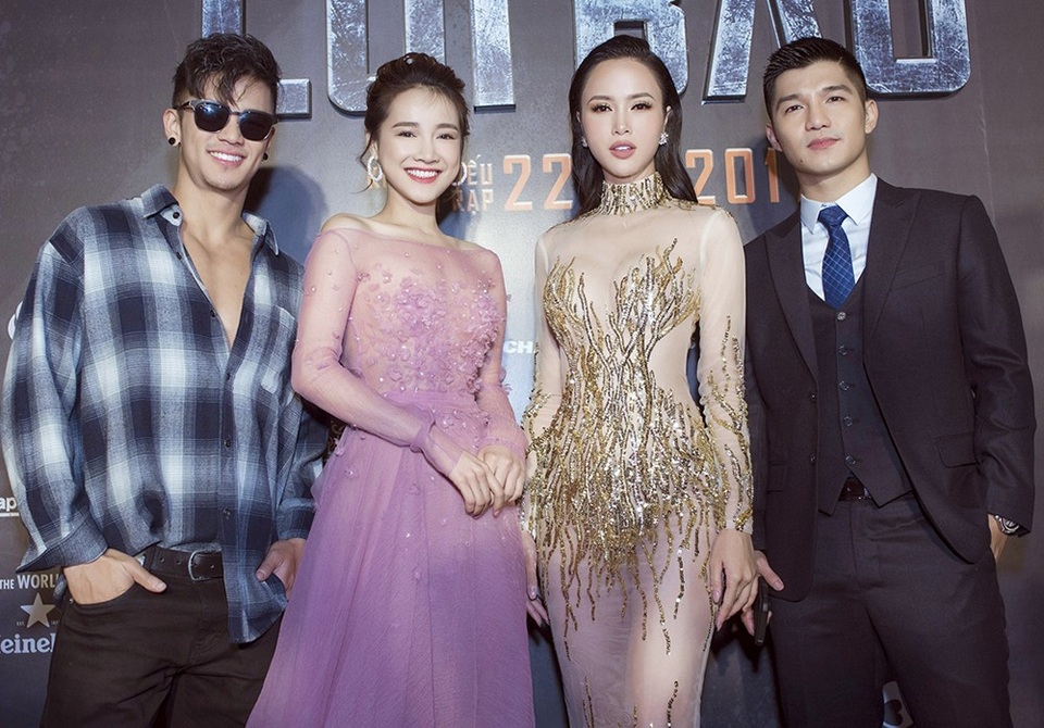 Khác với sự dịu dàng và ngọt ngào của Nhã Phương, Vũ Ngọc Anh cùng sự nóng bỏng của tạo nên sự đối lập thú vị trên thảm đỏ.