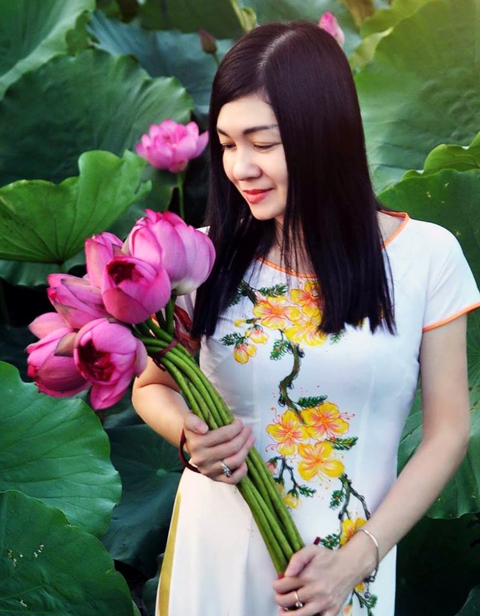 Nhà sư phạm tóc quốc tế Quỳnh Hương và kỹ thuật cứu mái tóc “bỏ đi” - 1 Nhà sư phạm tóc quốc tế Phạm Quỳnh Hương đã có 15 năm kinh nghiệm trong lĩnh vực tạo mẫu tóc.