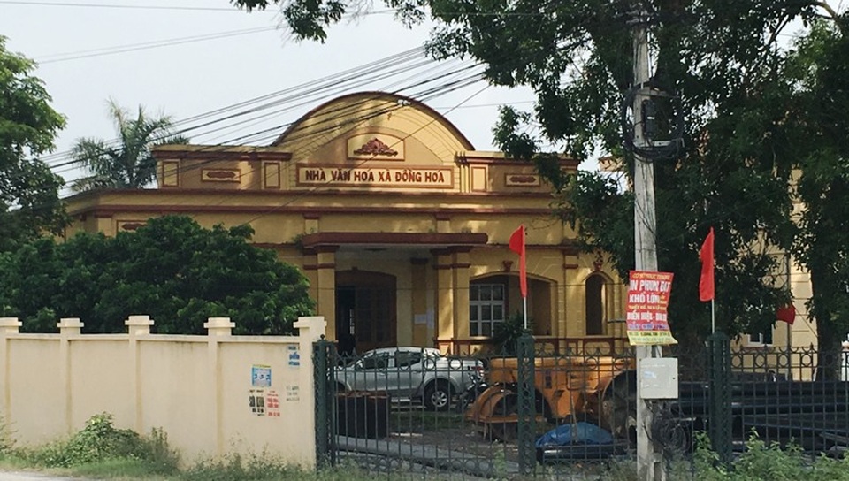 Xã bán đấu giá đất canh tác của dân để trả khoản nợ 20 tỷ (!) - 4 Nhà văn hóa xã Đồng Hóa