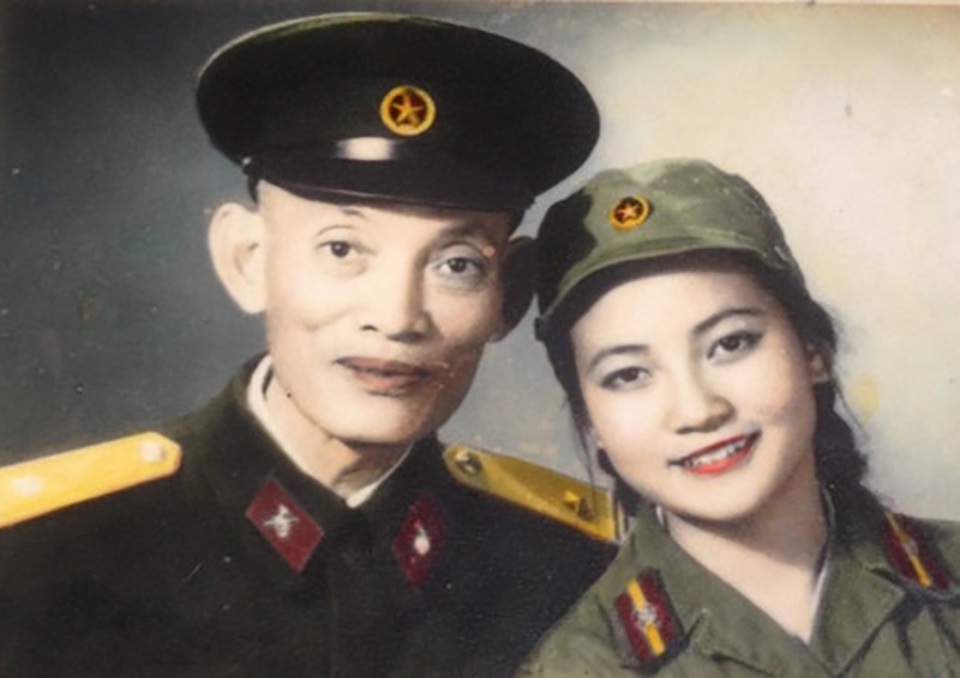 Bộ kèn đồng cử hành Quốc ca trên quảng trường Ba Đình ngày 2/9/1945 - 6
Nhạc sĩ, NSND Đinh Ngọc Liên (trái) - người đã tham gia cử hành Quốc ca trong Lễ tuyên ngôn độc lập ngày 2/9/1945 trên quảng trường Ba Đình.